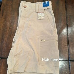 Brand New Men’s Huk Khaki Fishing Shorts Size Medium